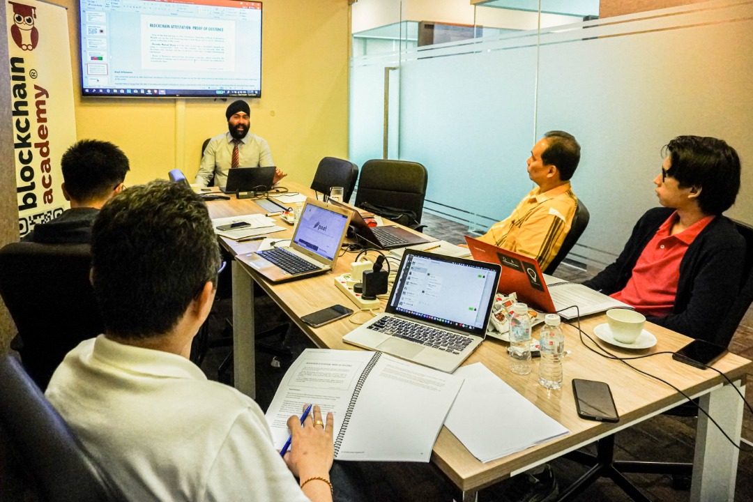Amarjit providing a live blockchain Ai training recently.